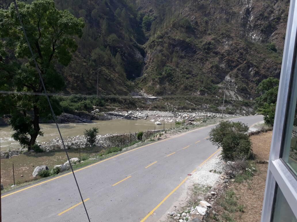 Hotel Inder Place Uttarkashi Екстер'єр фото